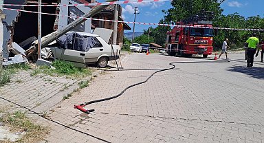 Duvara çarpan otomobildeki yaşlı çift öldü