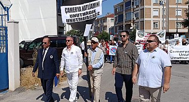 Edirne'de Yunanistan Konsolosluğu önüne 'Çamerya soykırımını unutmadık' yazılı çelenk bıraktılar