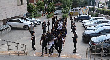 Eskişehir'de masaj salonlarına fuhuş baskını; 7 tutuklama