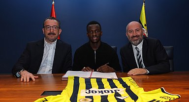 Fenerbahçe, Amara Diouf ile 5 yıllık sözleşme imzaladı