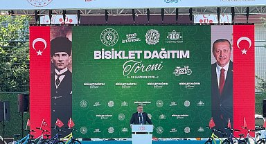 Gençlik ve Spor Bakanı Bak, Bahçelievler'deki bisiklet dağıtım törenine katıldı