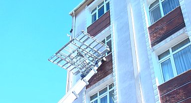Güngören'de yıkım sırasında çöken apartman nedeniyle 2 bina tahliye edildi