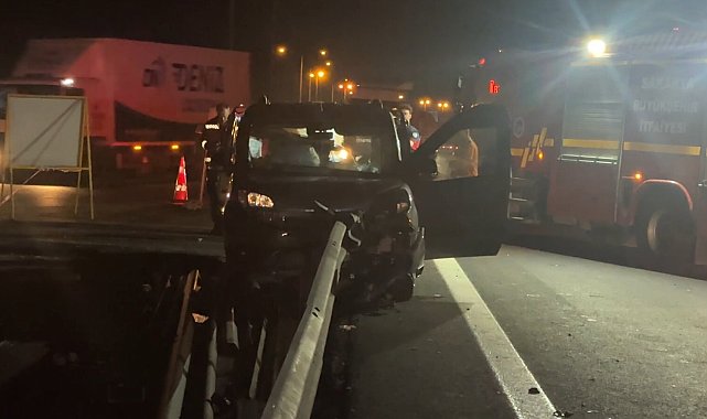 Hafif ticari araç, bariyere saplandı: 1 ölü, 3 ağır yaralı