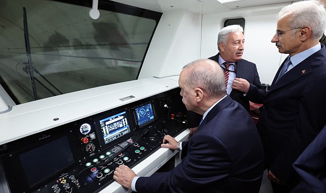 Halkalı-Arnavutköy metrosunu ilk gününde 10 bin kişi kullandı