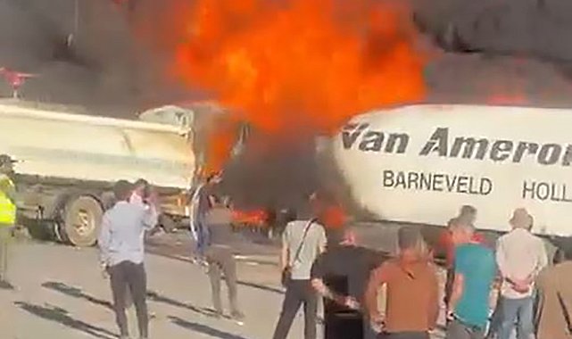 Hatay'da, yük boşaltan TIR'larda çıkan yangın söndürüldü
