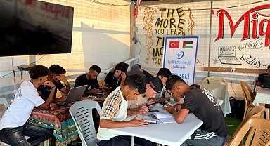 İyilik Derneği'nden Gazze'de sınava giren öğrencilere destek