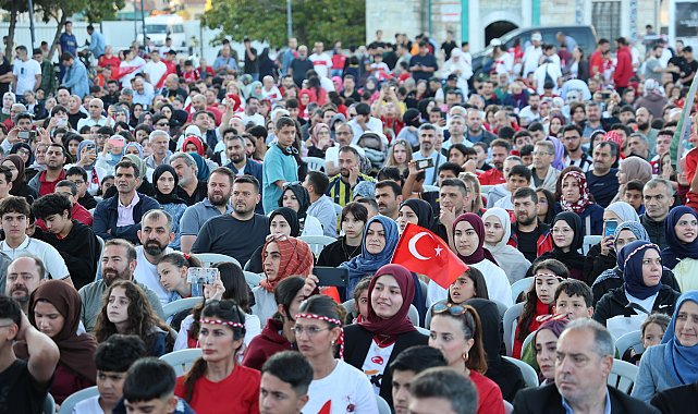İzmir'de milli maç heyecanı
