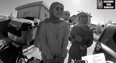 Jandarma, ikiz kardeşler ile bir öğrenciyi motosiklet ile sınava yetiştirdi