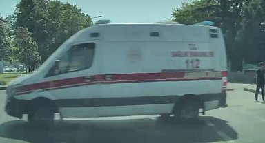 Kağıthane'de 4 kişinin yaralandığı ambulans kazası kamerada