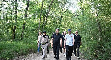 Kampa katılan bakanlar ormanda sabah yürüyüşü yaptı