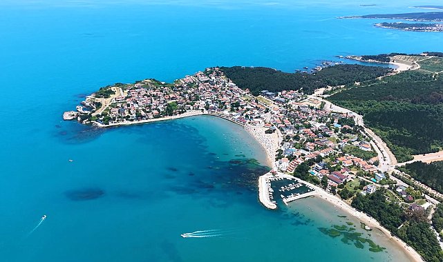 Kandıra sahilleri turkuaz renge büründü
