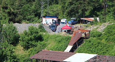 Kapatılan maden ocağında mahsur kalan işçiye ulaşma çalışmaları devam ediyor