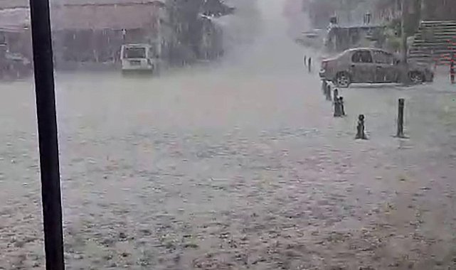 Kars'ta sağanak ve dolu, sele neden oldu
