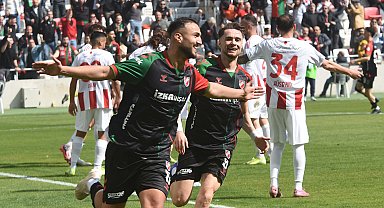 Karşıyaka'da yıldızlar görüşme odasına