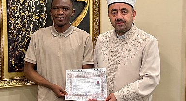Kayseri'ye üniversite eğitimi için gelen Zambiyalı Dominic Müslüman oldu