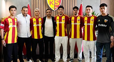 Kayserispor 6 futbolcu ile profesyonel sözleşme imzalandı