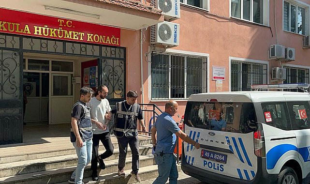 Manisa'da pompalı tüfekli saldırı 1'i ağır 2 yaralı; şüphelilerden1'i tutuklandı
