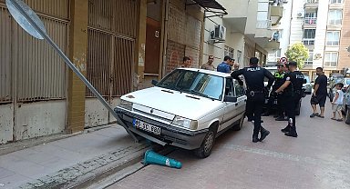 Manisa'da ruhsatsız tabancayla polisten kaçan ehliyetsiz otomobil sürücüsüne 410 bin lira ceza