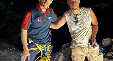 Manzara izlemek isterken mahsur kaldı, 8 saatlik operasyonla kurtarıldı