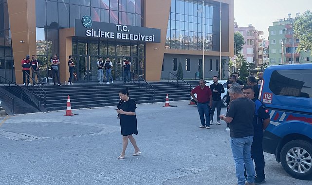 Mersin'de Silifke Belediyesi'ne operasyon