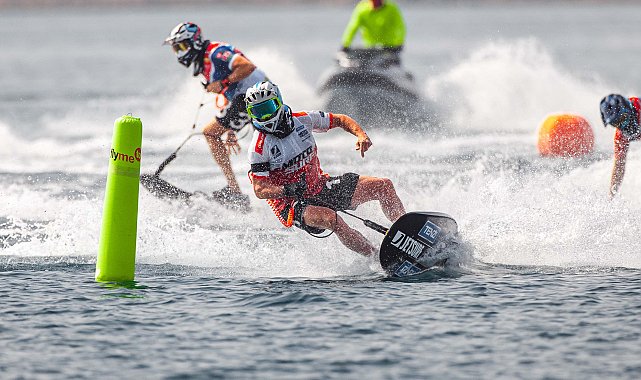 Motosurf heyecanı Çeşme'de başlıyor