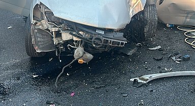 Nevşehir'de otomobil, aydınlatma direğine çarptı: 1 ölü, 3 yaralı