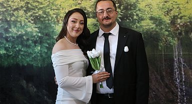 Öğretmen çiftin nikah töreni okul bahçesinde yapıldı