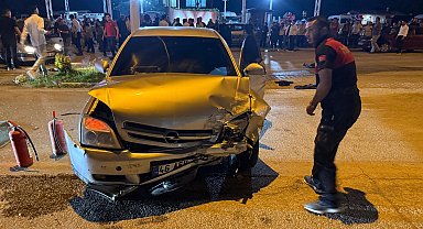 Osmaniye'de iki otomobil çarpıştı; 3 yaralı