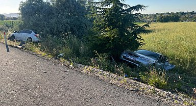 Otomobilin, park halindeki otomobile çarptığı kaza kamerada: 1 ölü, 1 yaralı