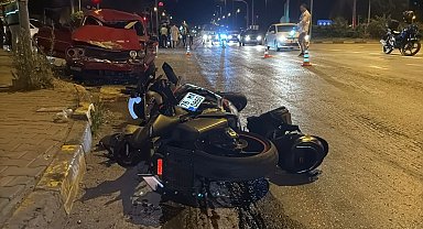 Otomobille çarpışan motosikletin sürücüsü ağır yaralandı