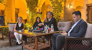 Özgür Özel: Kayyımdan sonra binaları geride bıraktık, yürüyoruz