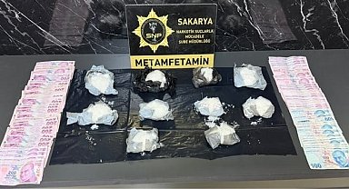 Sakarya'da 1 kilo metamfetamin ele geçirildi; 3 gözaltı