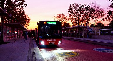 Sakarya'da metrobüs 1 yaşında: 3 milyon 650 bin yolcu taşıdı