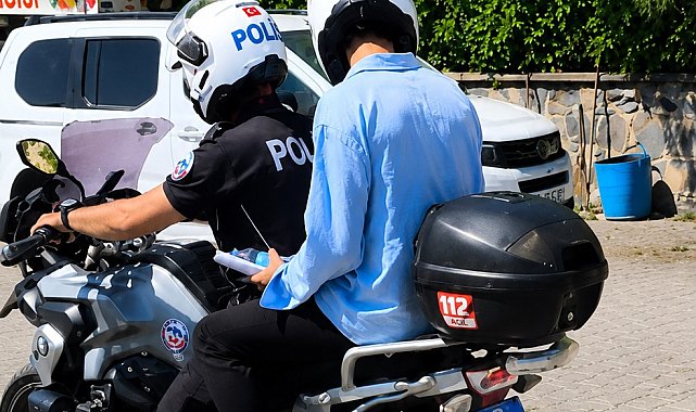 Şanlıurfa'da YKS'ye geç kalan öğrencileri polis yetiştirdi
