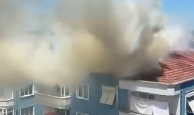 Silivri'de 4 katlı binanın çatısında çıkan yangın söndürüldü