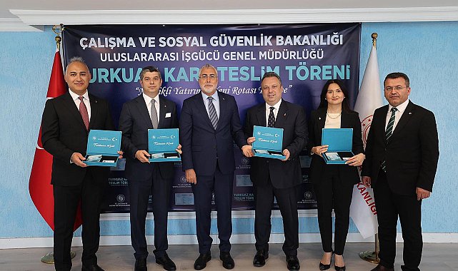 SOCAR ve Türk Traktör CEO'larına 'Turkuaz Kart' verildi