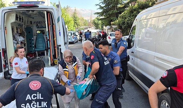 Tabancayla kızını öldürüp, eşini ve diğer kızını yaraladı