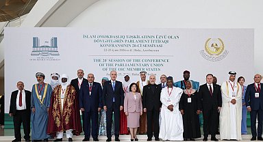 TBMM Başkanı Kurtulmuş, İSİPAB Konferansı'nda aile fotoğrafı çekimine katıldı
