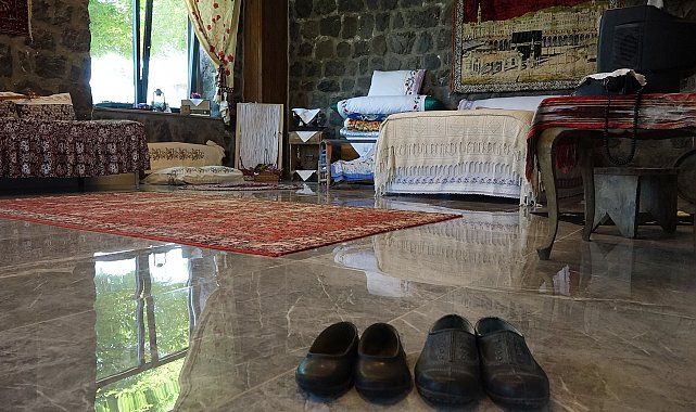 Teknolojiden uzak, anılara yakın; köy evinde 70'lere yolculuk