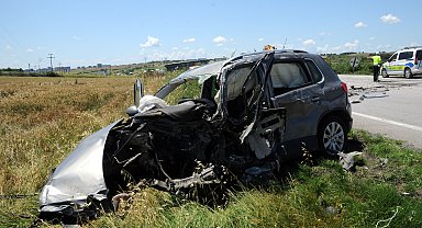 TIR'la çarpışan otomobilin sürücüsü ağır yaralandı