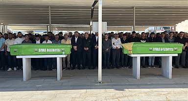 Trafik kazasında ölen Şahinkaya çifti son yolculuklarına uğurlandı