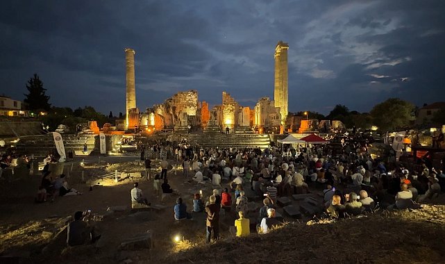 Uluslararası Akdeniz Edebiyat Günleri Apollon Tapınağı'nda başladı