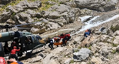 Vadide pancar toplarken düştü, askeri helikopterle hastaneye ulaştırıldı