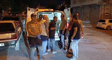 Yalnız yaşadığı evinde silahla vurulmuş halde ölü bulundu