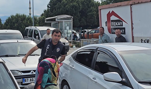 Yanlışlıkla kardeşinin kimliğiyle sınava geldi, amcası 4 dakika kala kendi kimliğini yetiştirdi