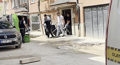Yatağında ölü bulundu