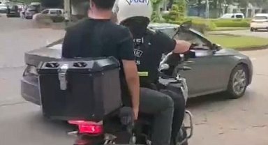 YKS'ye geç kalan öğrencilerin imdadına yunus polisleri yetişti