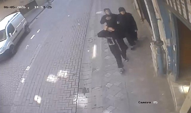 Zeytinburnu'nda hırsızlar kendilerini takip eden ekiplerce suçüstü yakalandı