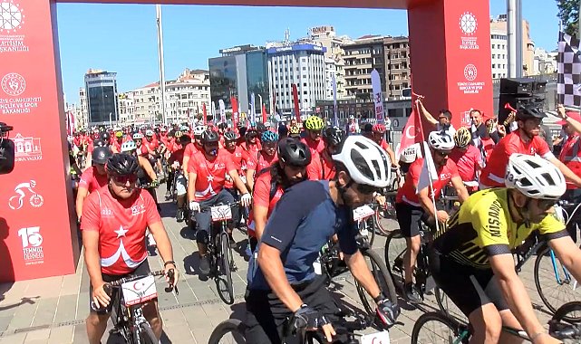 15 Temmuz etkinlikleri kapsamında düzenlenen bisiklet turu Taksim'de başladı