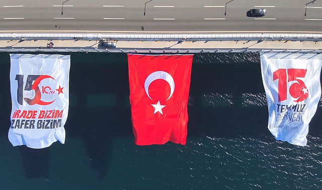 1915 Çanakkale Köprüsü'ne Türk bayrağı asıldı